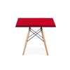 Rot farbe und quadratischer Tisch