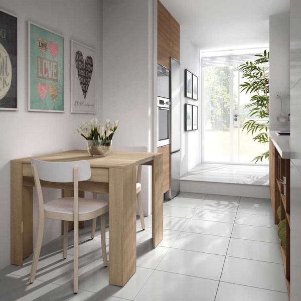 Anpassbarer Tisch mit 5 Positionen. Bis zu 10 Gäste. Ausziehbarer Tisch für Gäste. Praktisch und funktional.