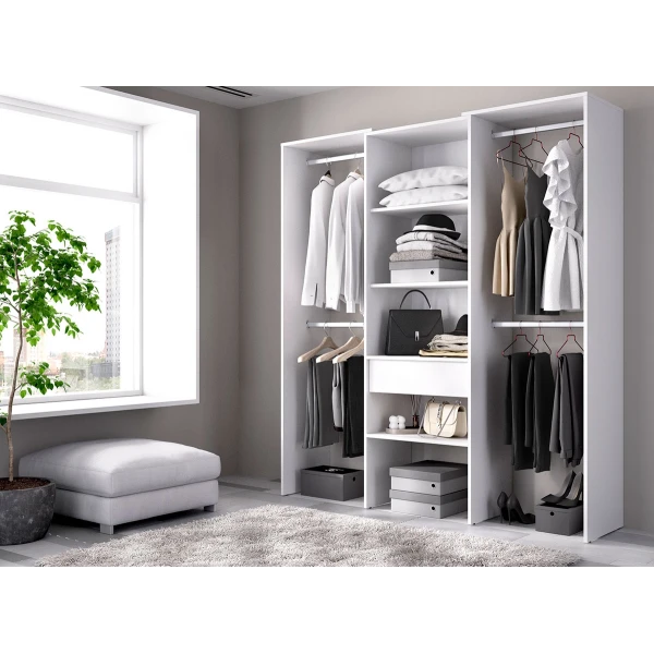 Offener Ankleideraum