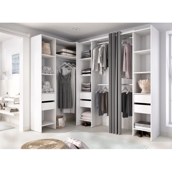 Offener Ankleideraum