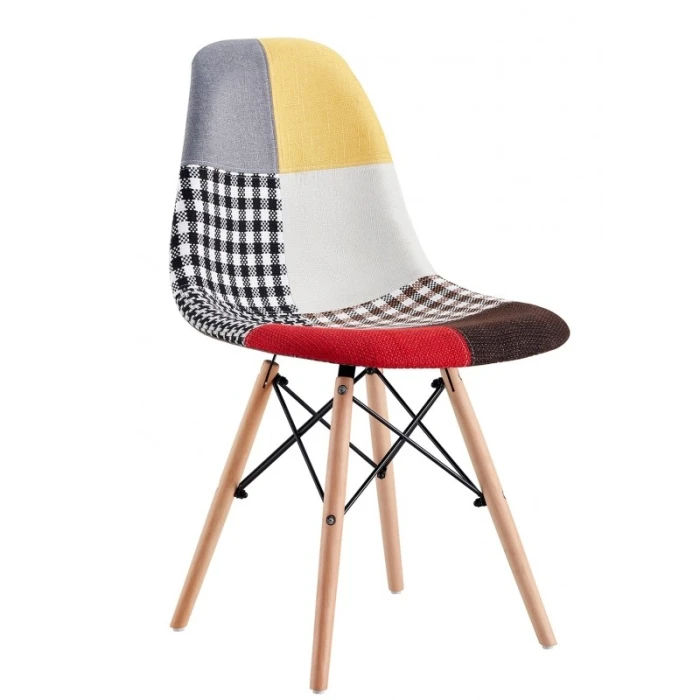 Stuhl im nordischen Patchwork-Design 