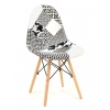 Stuhl im nordischen Patchwork-Design 