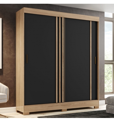 Jugendlicher Kleiderschrank
