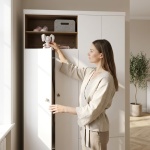 Kinderkleiderschrank Gamil Vicawu mit praktischem Stauraum und modernem Kinderzimmerdesign
