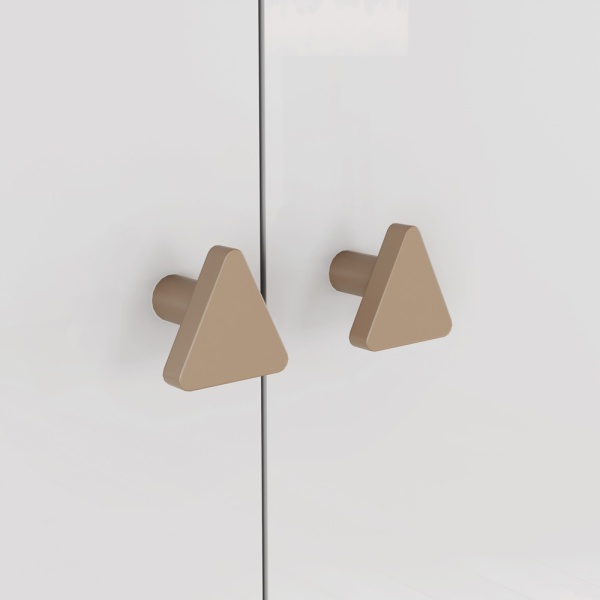Kinderkleiderschrank Gamil Vicawu mit eleganten dreieckigen Griffen im minimalistischen Stil